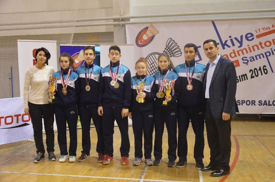 Osmangazi Badminton’da fark yaratıyor
