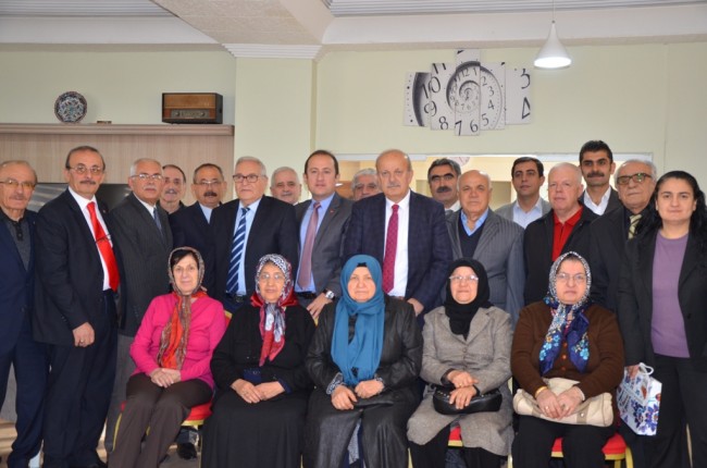 Emekli öğretmenler unutulmadı