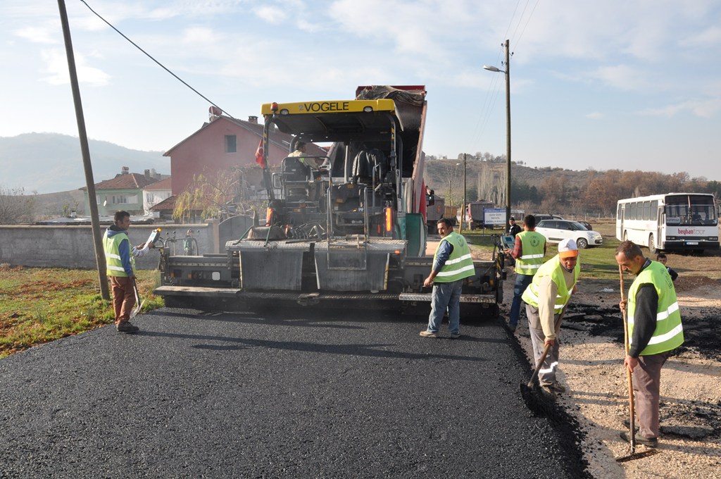 Aşağıballık sıcak asfalta kavuştu…