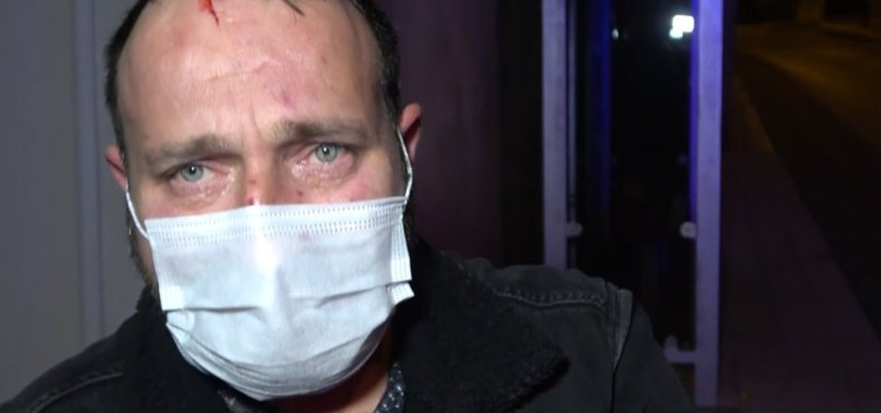 KOCASINI OKLAVAYLA DÖVÜP SOKAĞA ATTI