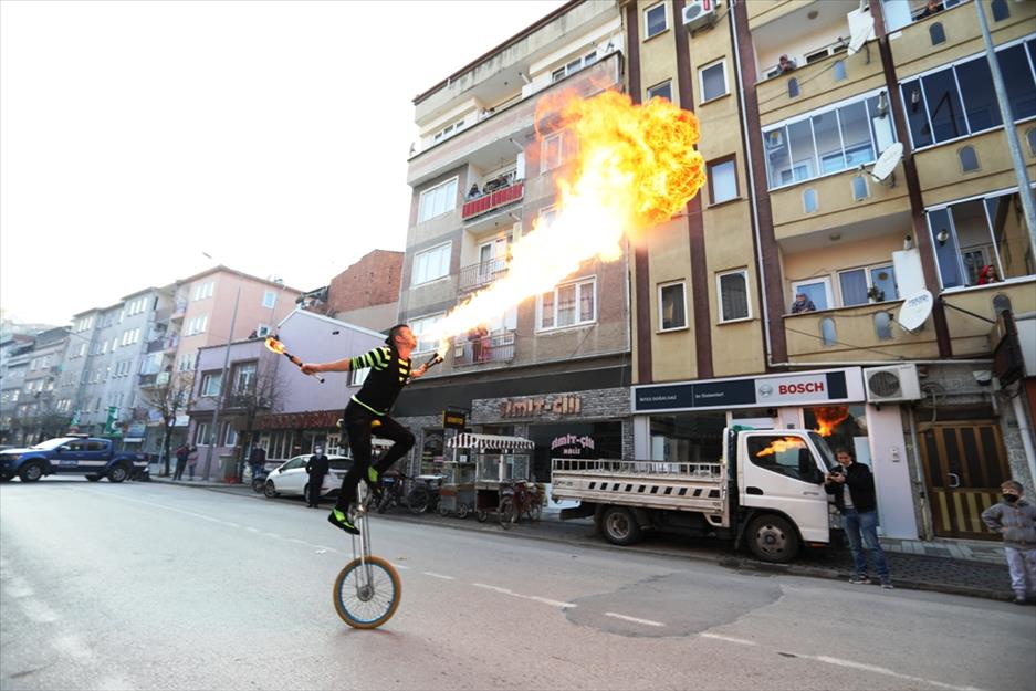 İNEGÖL’DE KÜLTÜR SANAT OTOBÜSÜ SOKAĞINIZA MİSAFİR OLUYOR