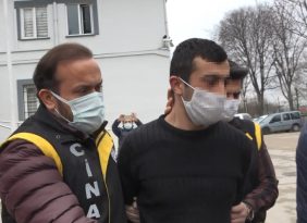 YARIM SAATTE TANIMADIĞI 3 KİŞİYİ BIÇAKLADI