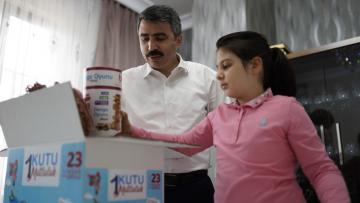 YILDIRIM’DAN KANSER HASTASI ÇOCUKLARA KUTU KUTU MUTLULUK