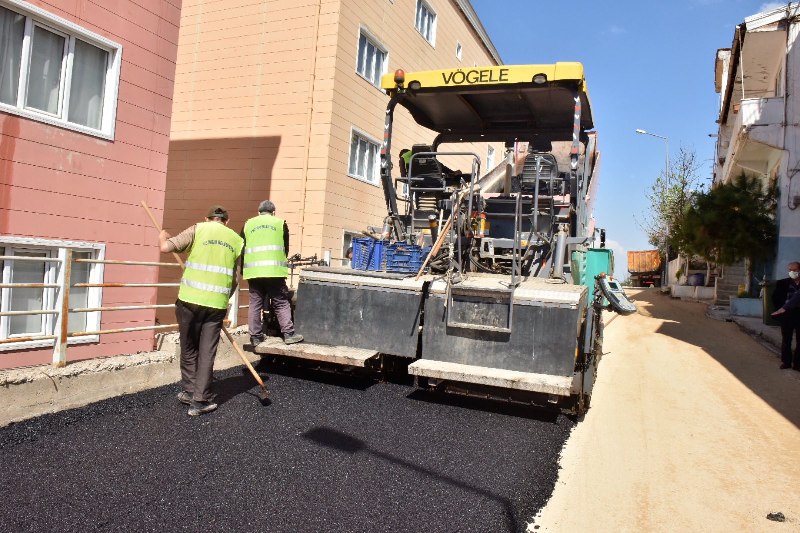 YILDIRIM’DA YOLLAR YENİLENİYOR