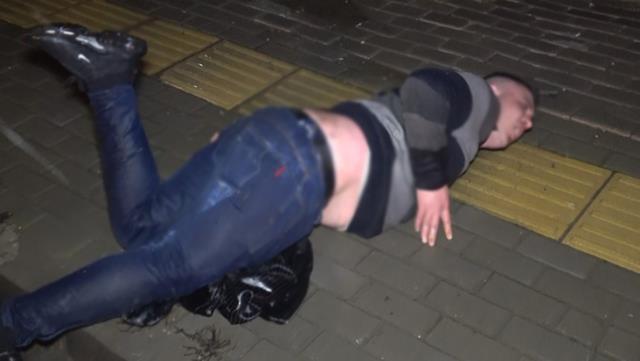 ESNAFI HIRSIZ SANIP DÖVDÜLER