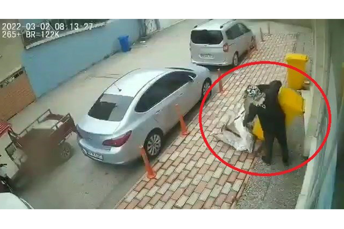 ÇEK ÇEK ARABASINA ÇÖP KOVALARINI KOYARAK ÇALDILAR