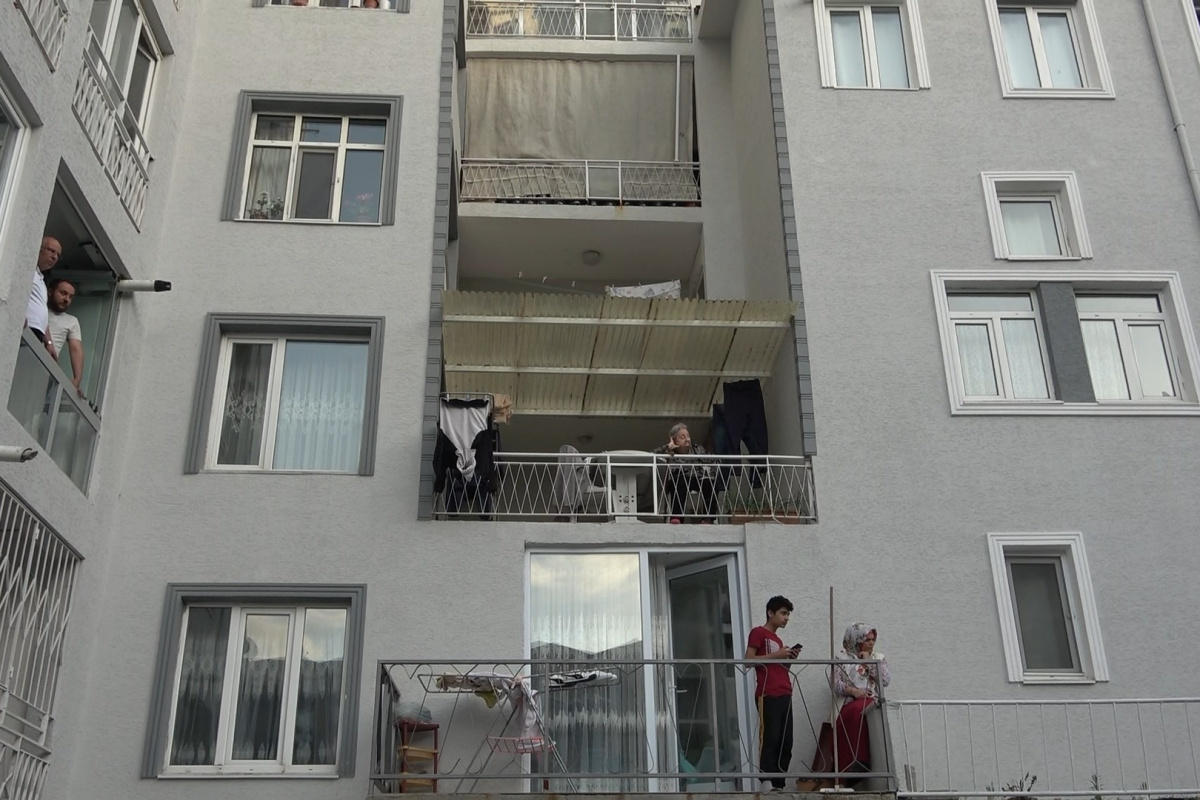 TARTIŞTIĞI KADINI ÖLDÜRDÜ ARDINDAN İNTİHAR ETTİ